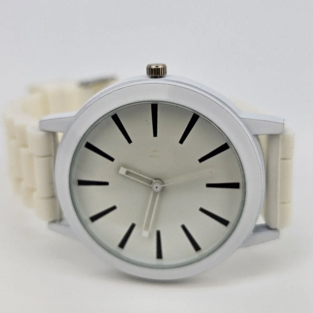 Men's Watch 42MM White Dial White Plastic‎ Bands New Battery